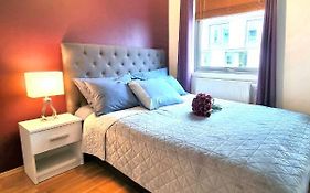 Demims Apartments - Lillestrøm Centre - 12mins from Oslo Airport
